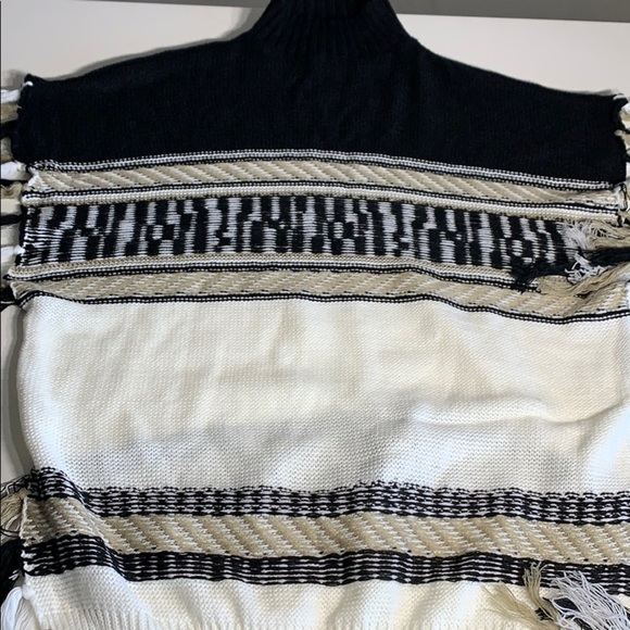 NWT Francesca’s South West boho Mock neck Fringe Woven sweater NEW xl - Picture 5 of 8
